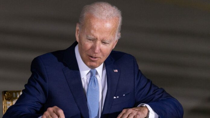 Joe Biden transmite a Carlos III la “admiración” de EE.UU. por Isabel II