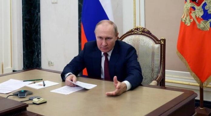 Putin llama a Ucrania a poner fin a la guerra y volver la mesa de negociación