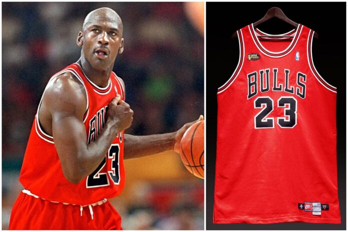 Camiseta de Michael Jordan es subastada por un récord de10.09 millones de dólares