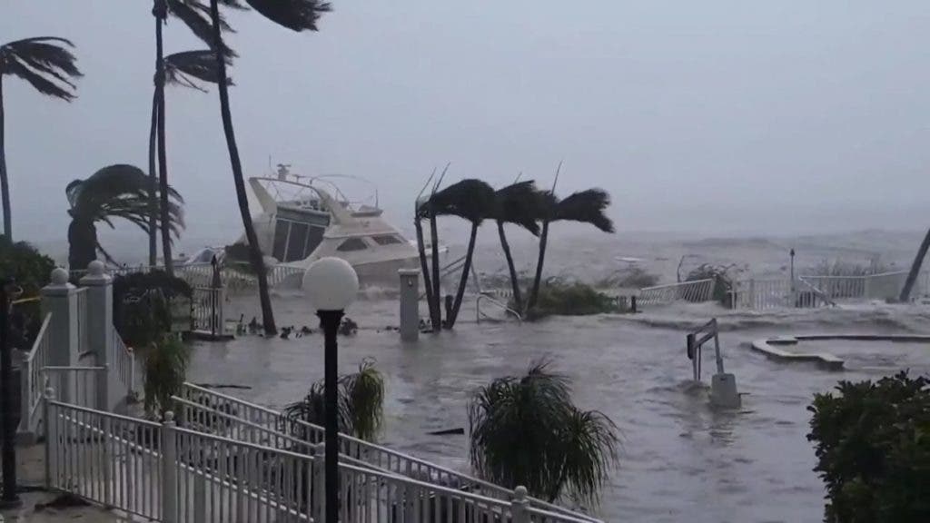 Estudio: Cambio climático aportó más lluvias a huracán Ian