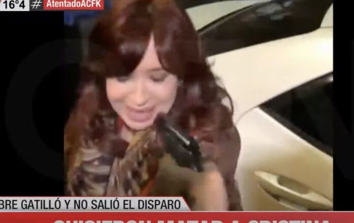 Video: Detuvieron a un hombre que intentó asesinar a Cristina Kirchner