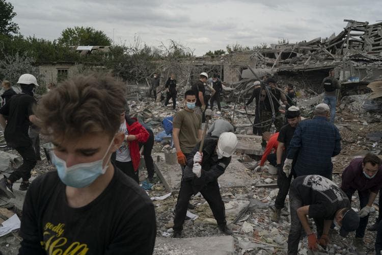 Rusia lanza ataques a Kiev y otras ciudades ucranianas