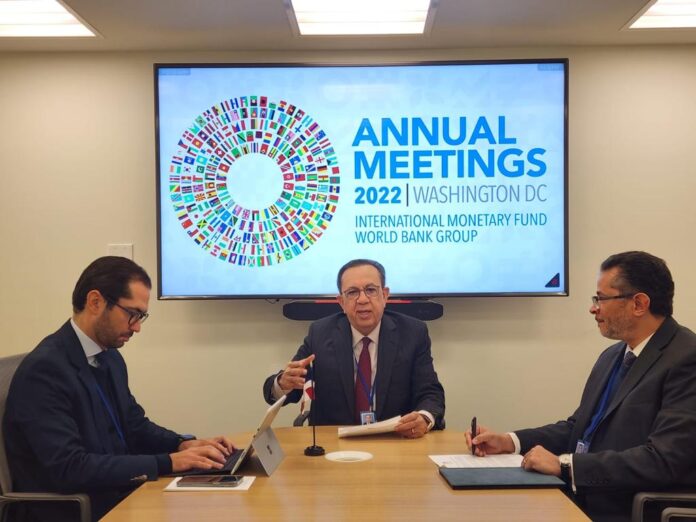Valdez Albizu participa en reuniones anuales del FMI y del Banco Mundial