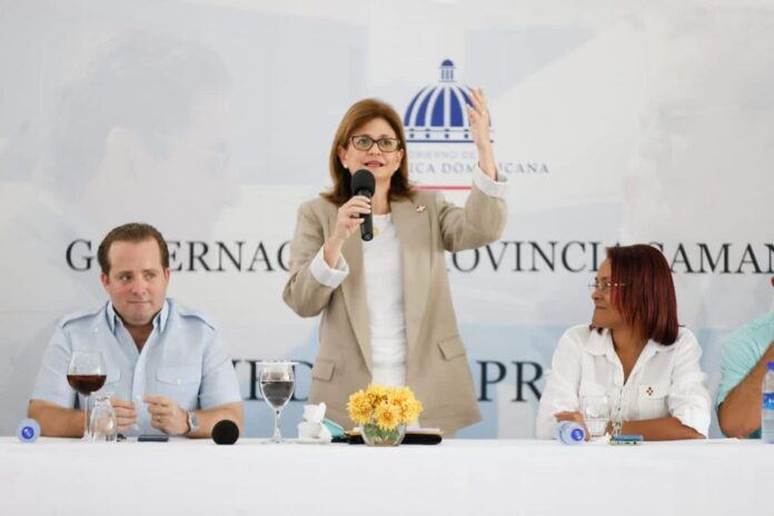 Raquel Peña en Samaná: “Hasta que la última casa no se termine, seguiremos trabajando”