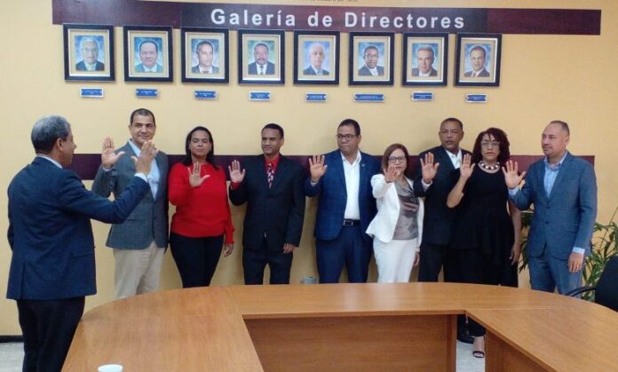 Director UASD recinto Santiago juramenta a su equipo de trabajo