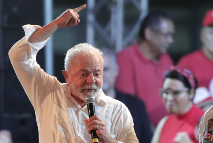 Lula recuerda el negacionismo de Bolsonaro con el covid-19 durante debate