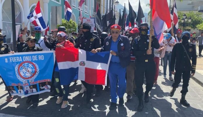 Cientos de puertoplateños respaldan Revolución Duartiana y marchan contra la haitianización