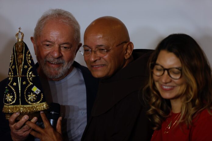 Lula vuelve a hacer un guiño a los católicos para contrarrestar a Bolsonaro
