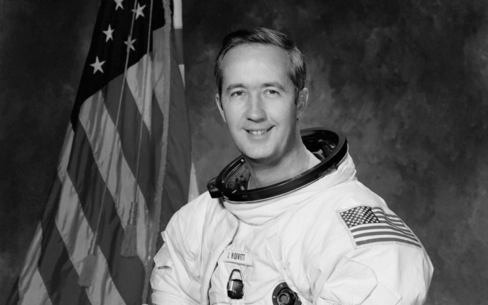 Muere James McDivitt, astronauta que preparó la misión de la NASA a la Luna