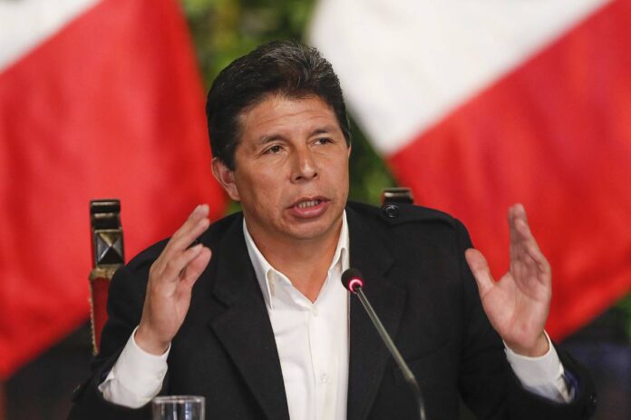 Castillo reitera que existe un complot para un golpe de Estado en su contra
