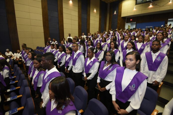 El Isfodosu completa graduación de 796 nuevos maestros de excelencia en 2022