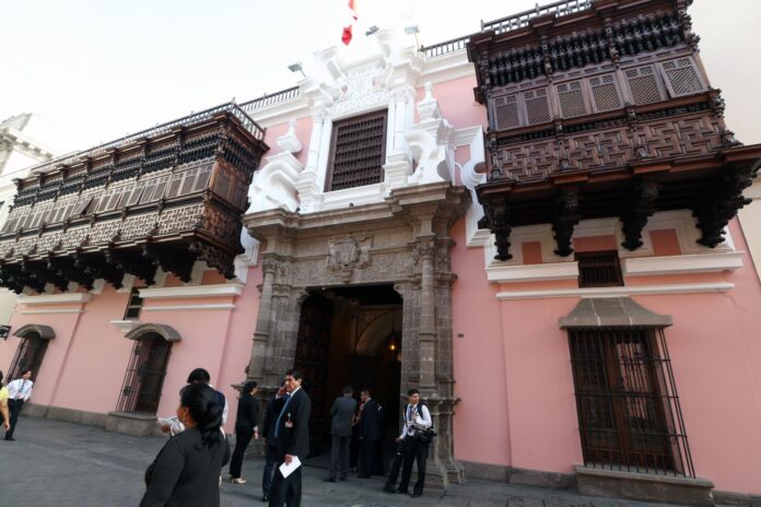 Gobierno peruano confía que misión de OEA permitirá superar crisis política