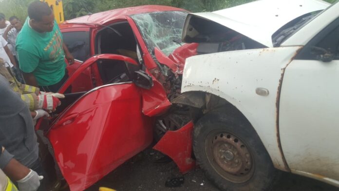 Accidente de tránsito deja tres muertos y dos heridos en carretera El Seibo-Hato Mayor
