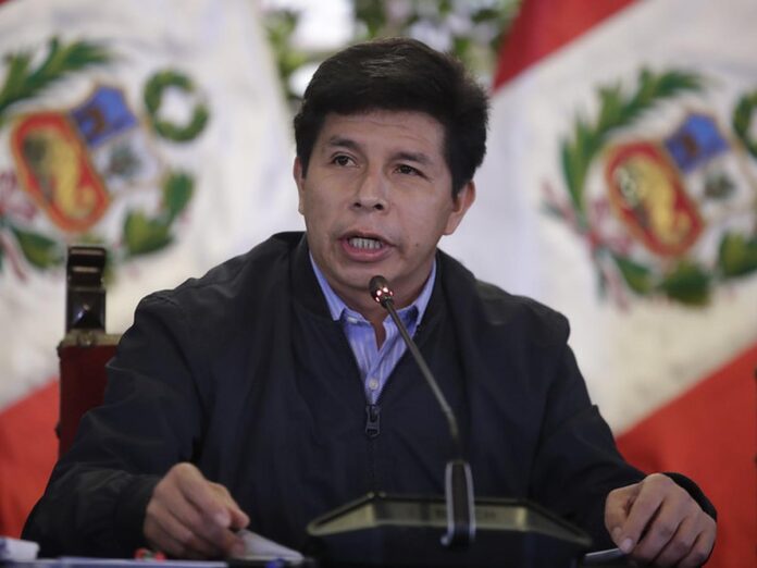 Partido aliado pide a Castillo asumir su responsabilidad en la crisis de Perú