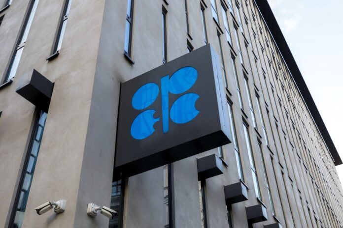 OPEP sube a 110 millones de barriles al día su previsión de demanda en 2045