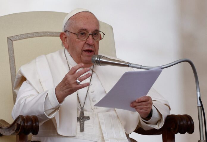 Papa Francisco: La misión de los seminarios no es formar “súper hombres”