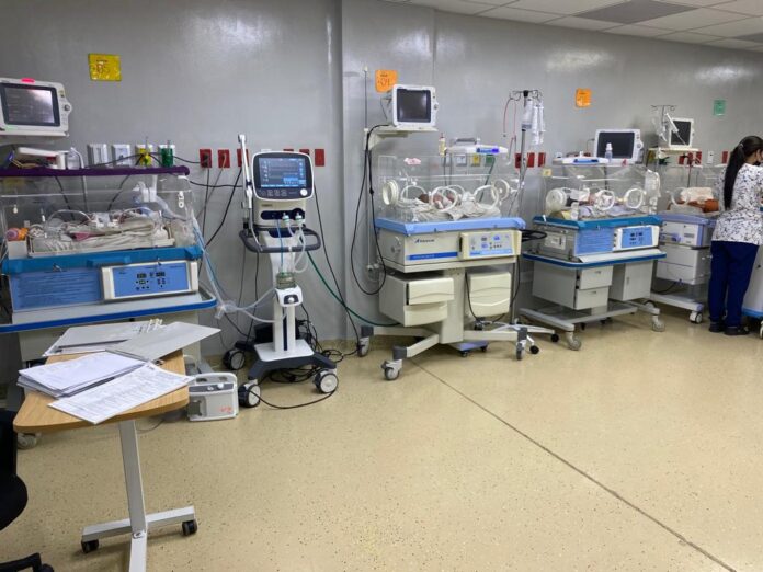 Hospital Infantil Arturo Grullón informa mejoras en área neonatal
