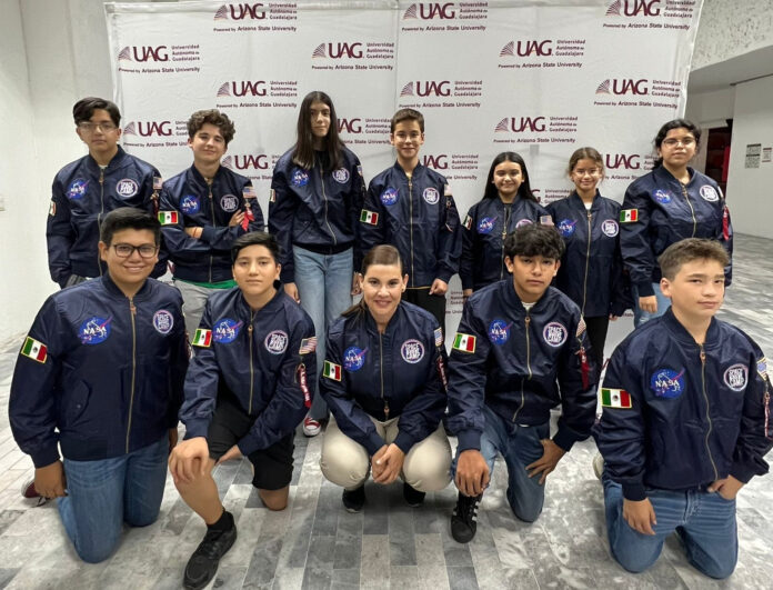 Alumnos de universidad de Guadalajara realizan viaje de estudios a la NASA