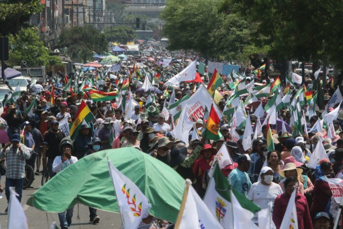 Vuelve la violencia a la mayor región de Bolivia en el día 21 de la huelga