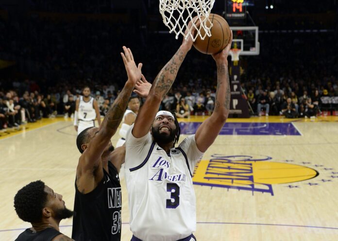 (VIDEO) Lakers derrotan a Nets en el enésimo duelo frustrado LeBron-Durant