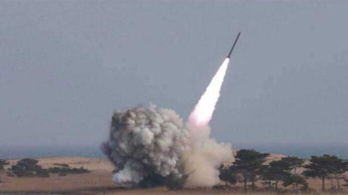El misil norcoreano que sobrevoló Japón fue "una advertencia a los enemigos"