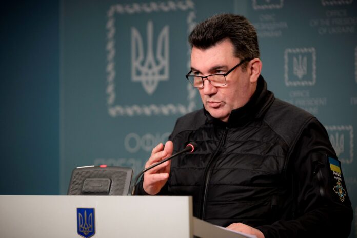 Ucrania pide acceso a lugar de explosión en Polonia e insiste en autoría rusa