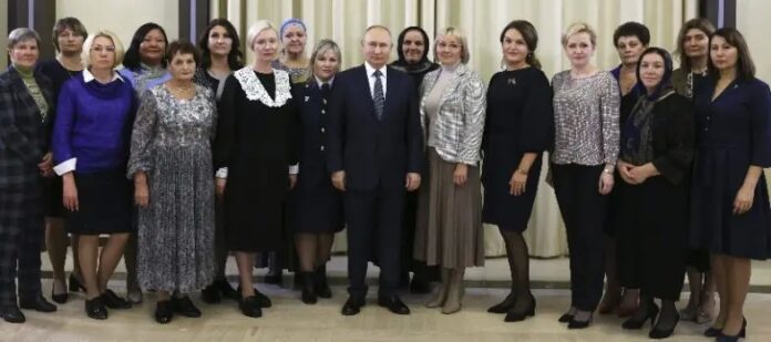 Putin intenta calmar a madres de soldados