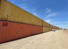 Gobernador de Arizona coloca más contenedores en frontera