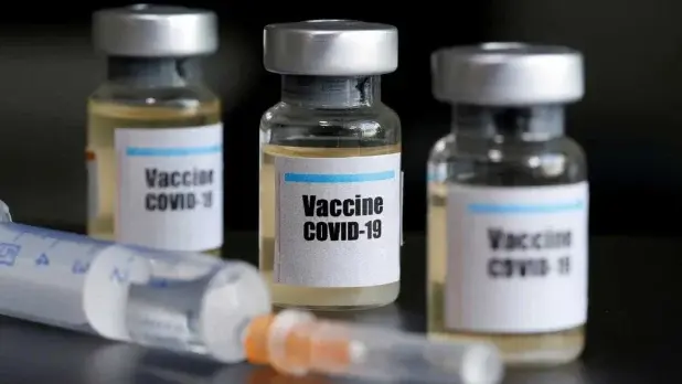 ECDC alerta que quizá haya que vacunarse contra covid durante “décadas" 