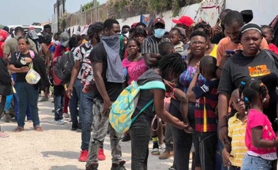 Esperan llegada de 8 mil haitianos en México