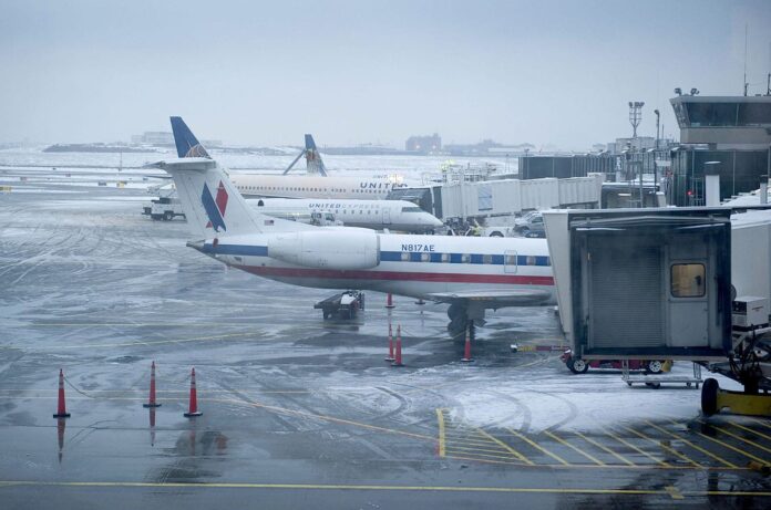 Más de 2,700 vuelos anulados en EEUU por el temporal