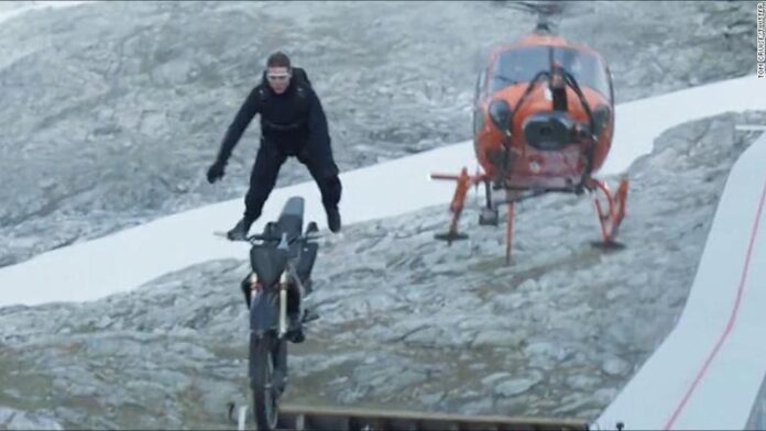 "Misión imposible" para Tom Cruise: el actor se supera a sí mismo con una nueva y arriesgada acrobacia