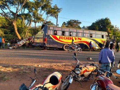 Al menos 19 muertos y 21 heridos en el accidente de un autobús en Uganda