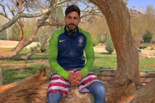 Futbolista iraní es condenado a 26 años cárcel por participar en las protestas