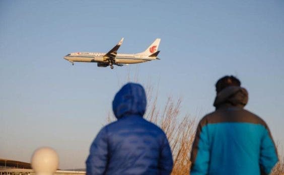 Reservas de vuelos de salida de China, al 15 % de niveles previos a pandemia