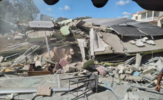 Pánico y desesperación tras derrumbe edificio La Vega