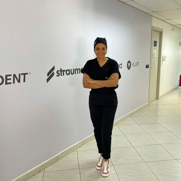 Dra. Manuela Rodríguez recibe capacitación en periodoncia e implantes bucales en universidad de Brasil