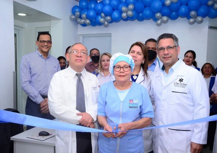 Inauguran nueva emergencia y una farmacia en el Policlínico La Vega