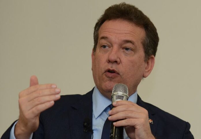 Yeb y Bisonó dicen crecimiento bajó deuda, pese a préstamos