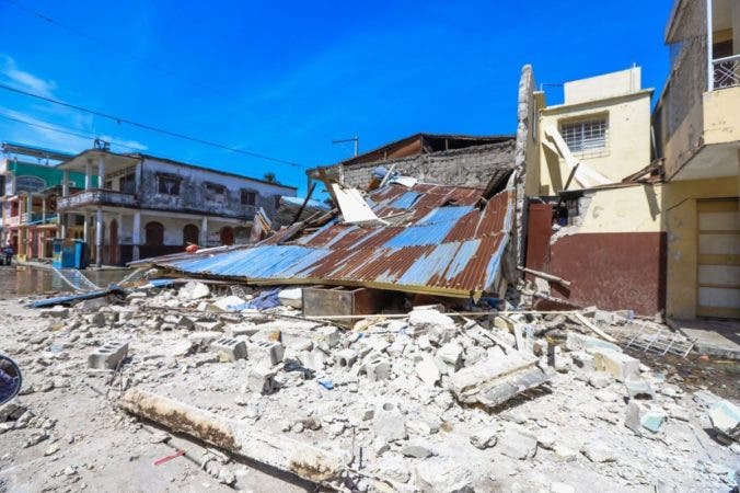 Escombros tras terremoto en Haití