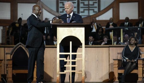 Biden recuerda a Luther King, insta lucha democracia
