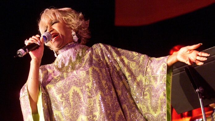Celia Cruz es la única latina en el top 20 de la lista de los 200 mejores cantantes de Rolling Stone