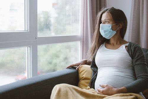 Mujeres en estado de embarazo tienen riesgo de morir al contraer Covid-19