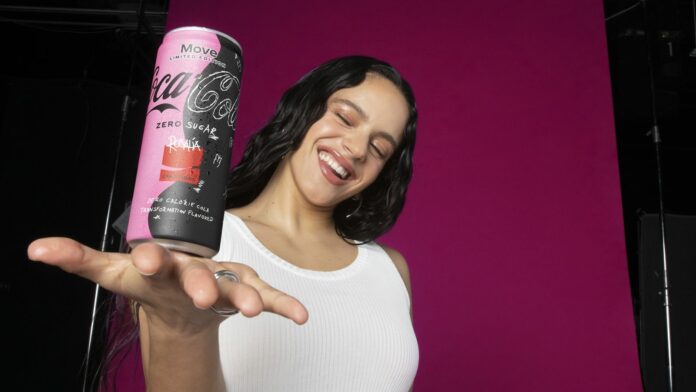 Coca-Cola se asocia con Rosalía para su nueva bebida de edición limitada