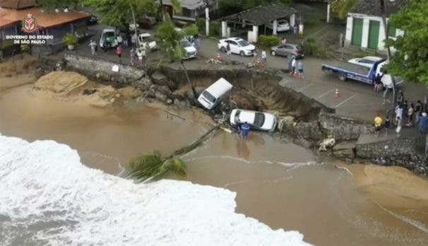 Fuertes lluvias en Sao Paulo dejan decenas de muertos 