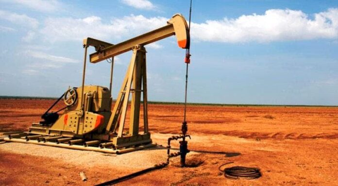 Petróleo Brent sube un 2 %, hasta los 82,21 dólares