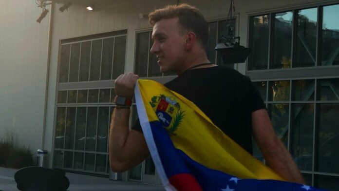 "Los venezolanos en todo el mundo apreciamos tener las libertades que se perdieron en Venezuela", dice Oscar Alejandro