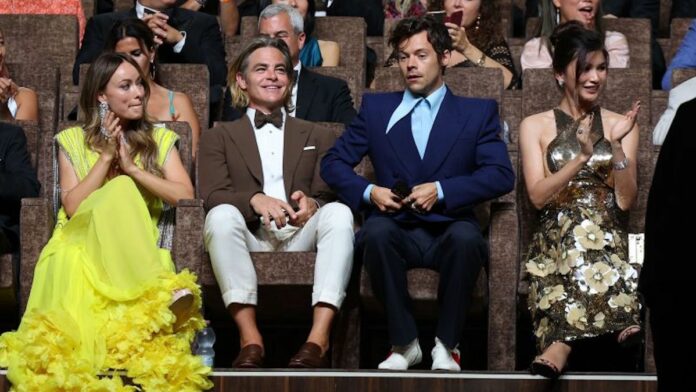 Chris Pine desmiente que Harry Styles le haya escupido en el Festival de Cine de Venecia