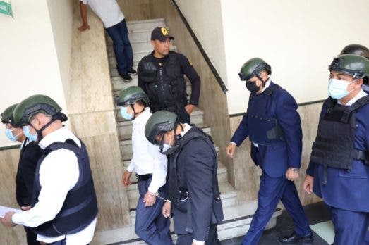 1680098393 618 Caso Calamar Policias resguardan la seguridad en el Palacio