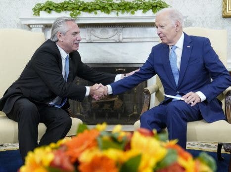Joe Biden cita medidas anticorrupción de la RD